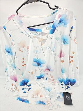 Rapbin Floral V-Neck Lattice Top
